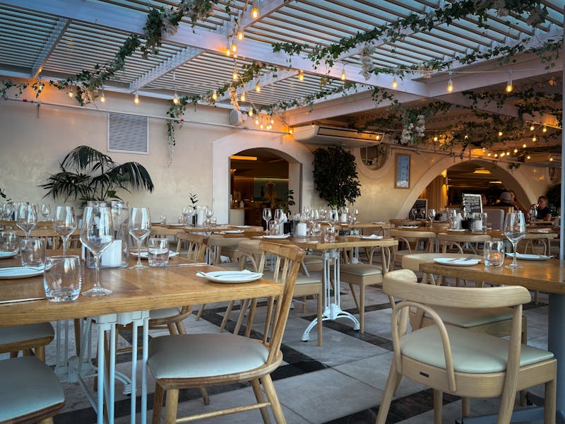 Golden garlic breadsticks with herb butter dipping sauce